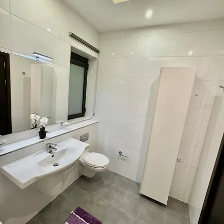 Pendergardens Huge Saint Julian's